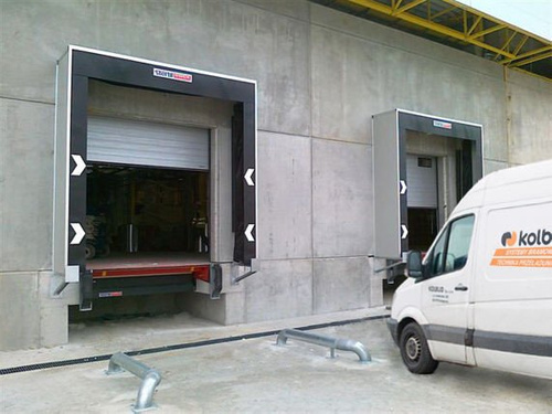 Zderzak stalowy sprężynowy 600 mm