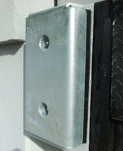 Osłona stalowa na odbojnice rampowe 250x500x100 lub 250x500x140 mm